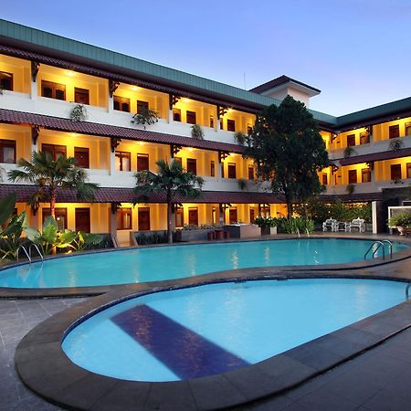 Cakra Kembang Hotel Kejayan Exterior foto