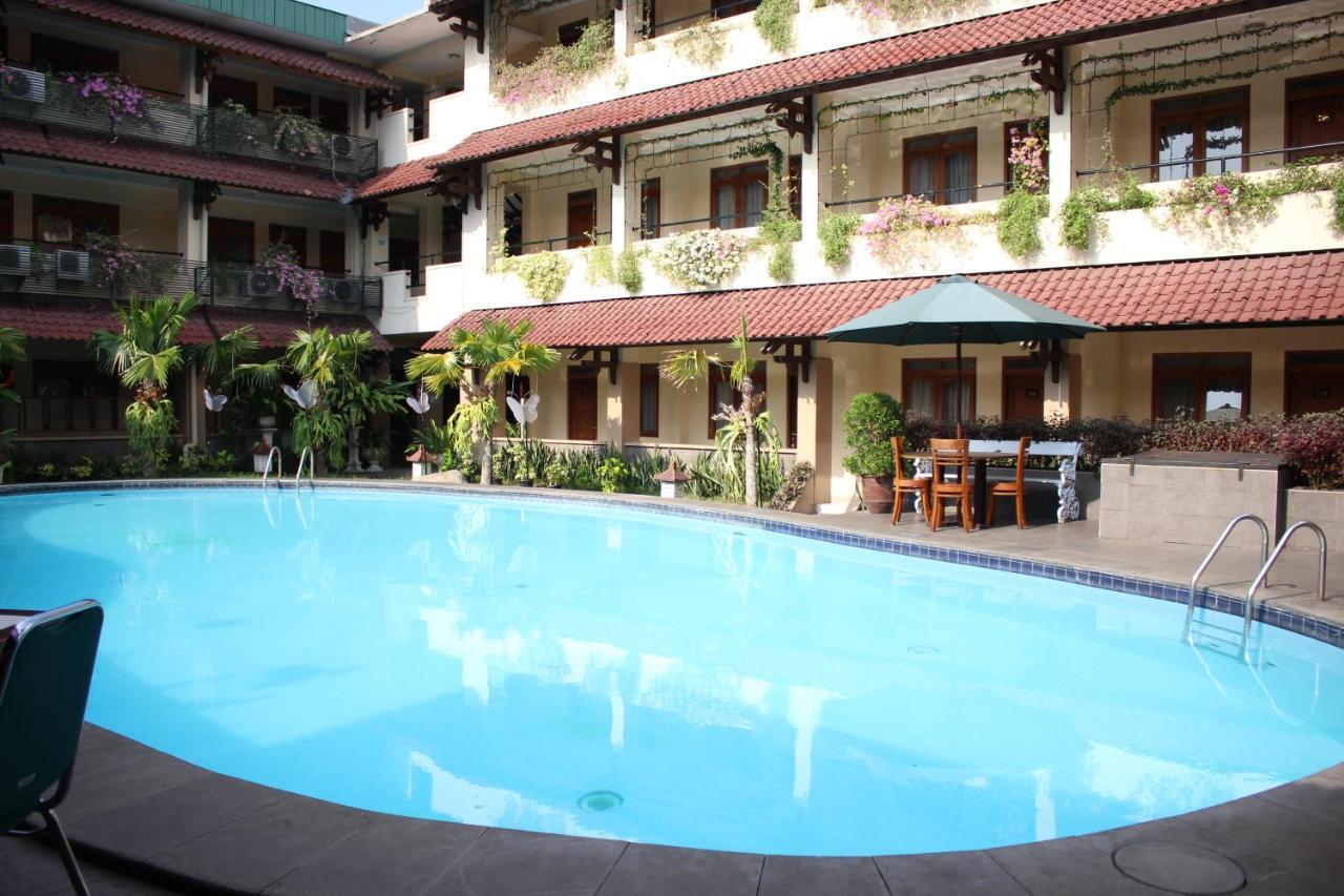 Cakra Kembang Hotel Kejayan Exterior foto